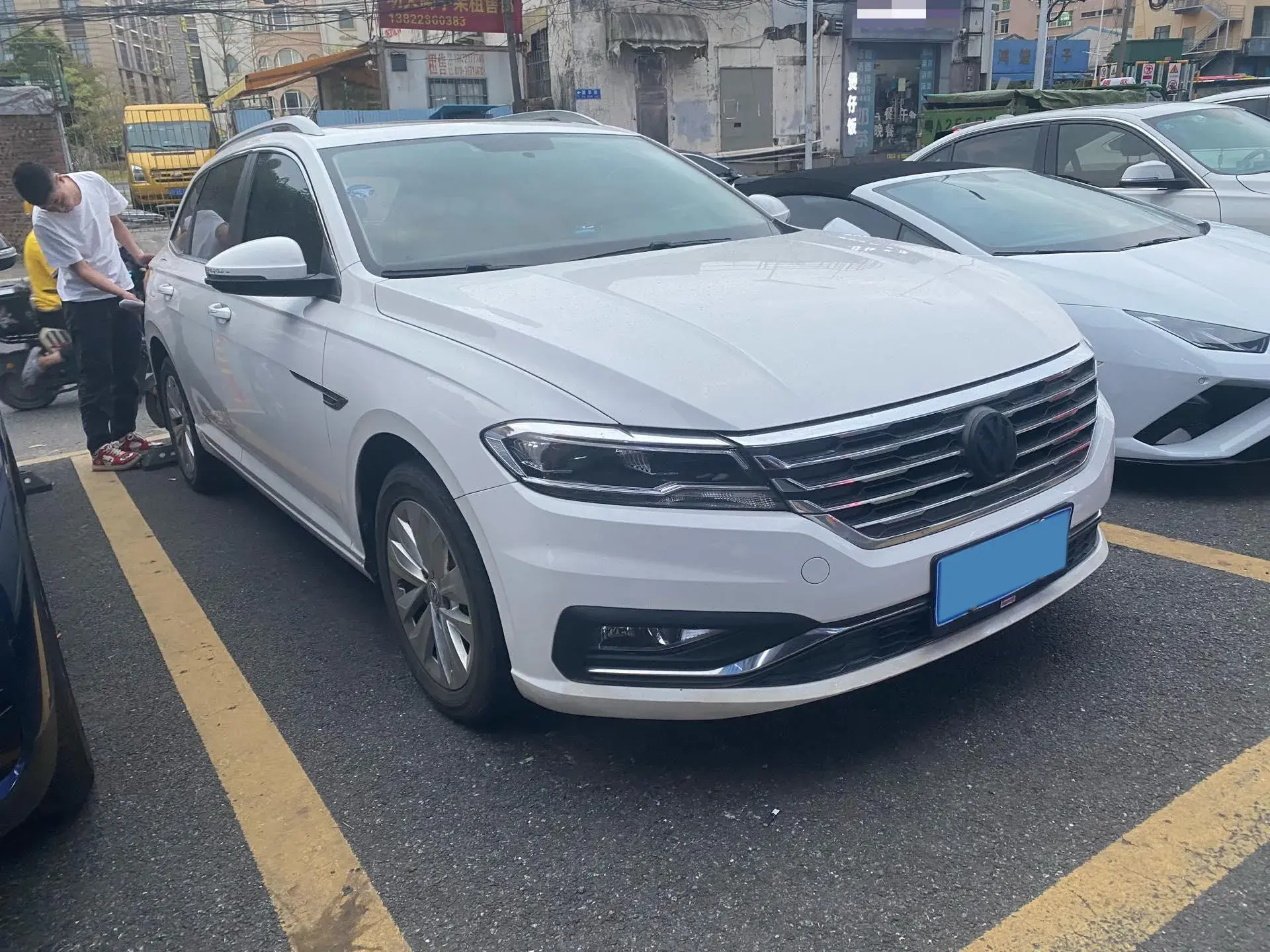 2018 VOLKSWAGEN LAVIDA thumbnail 3