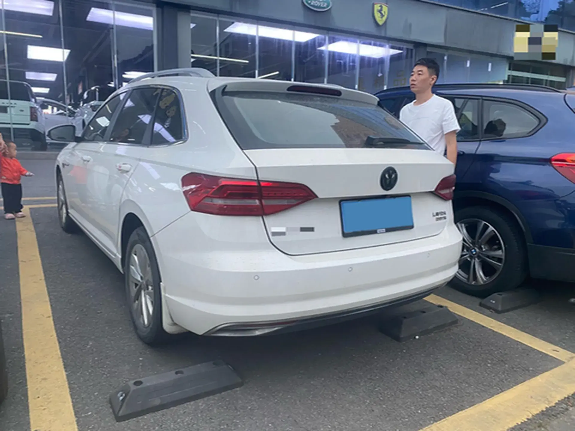 2018 VOLKSWAGEN LAVIDA thumbnail 4