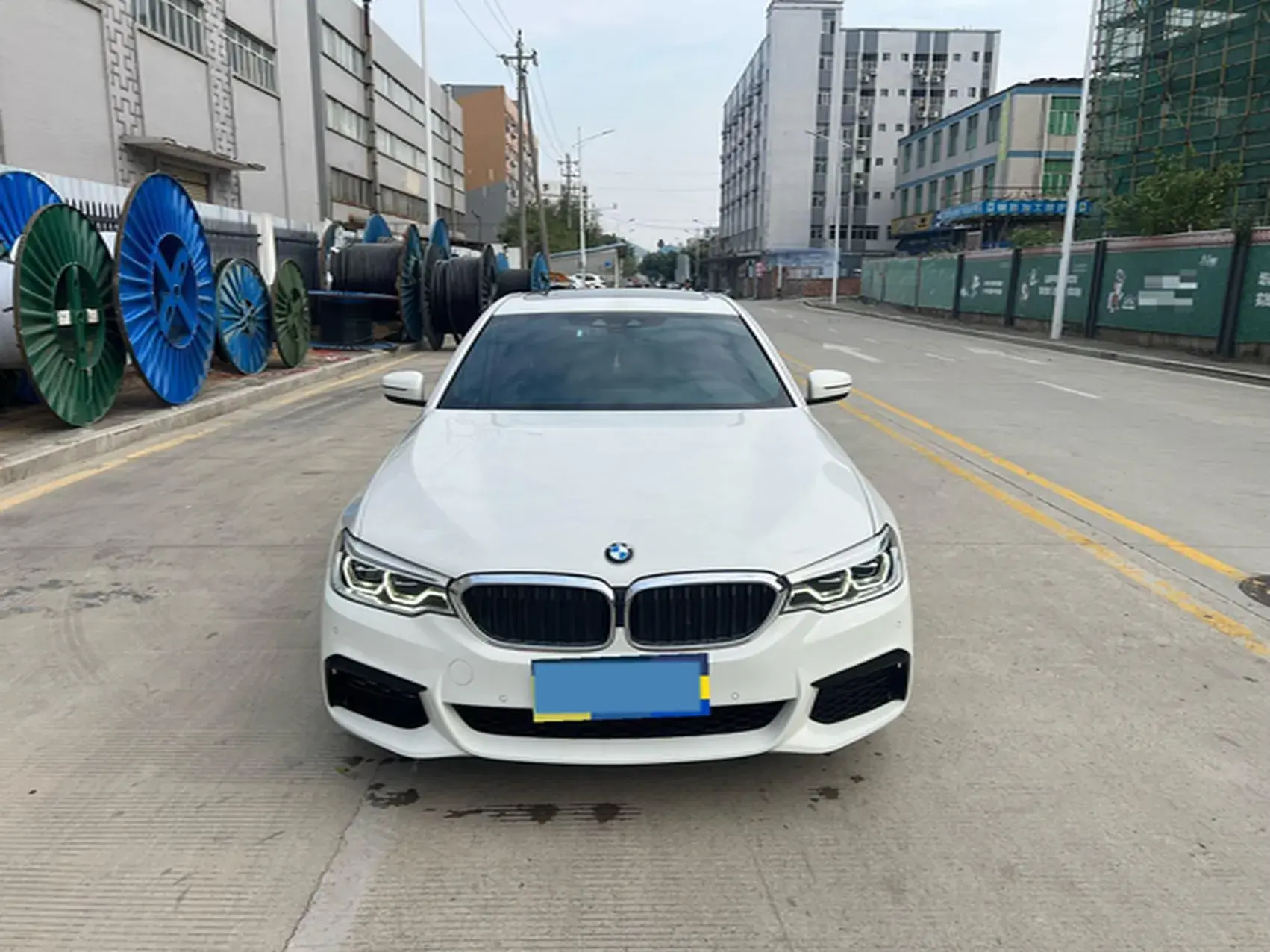 2020 BMW 5 thumbnail 2