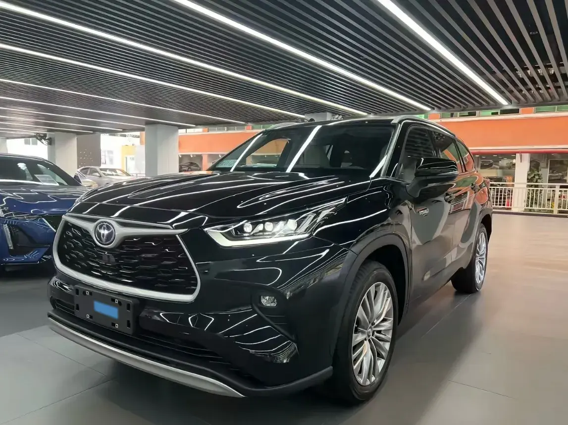 2022 TOYOTA HIGHLANDER view 1