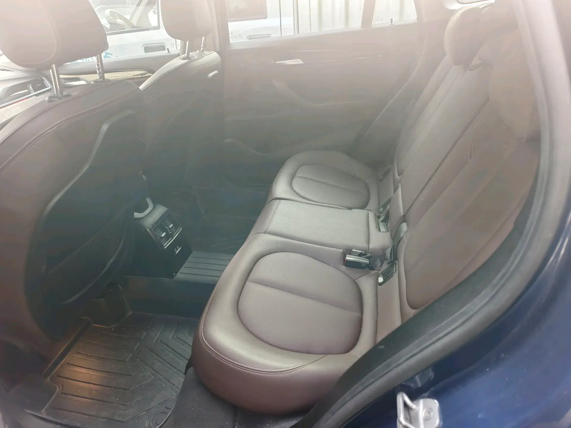 2021 BMW X1 thumbnail 4