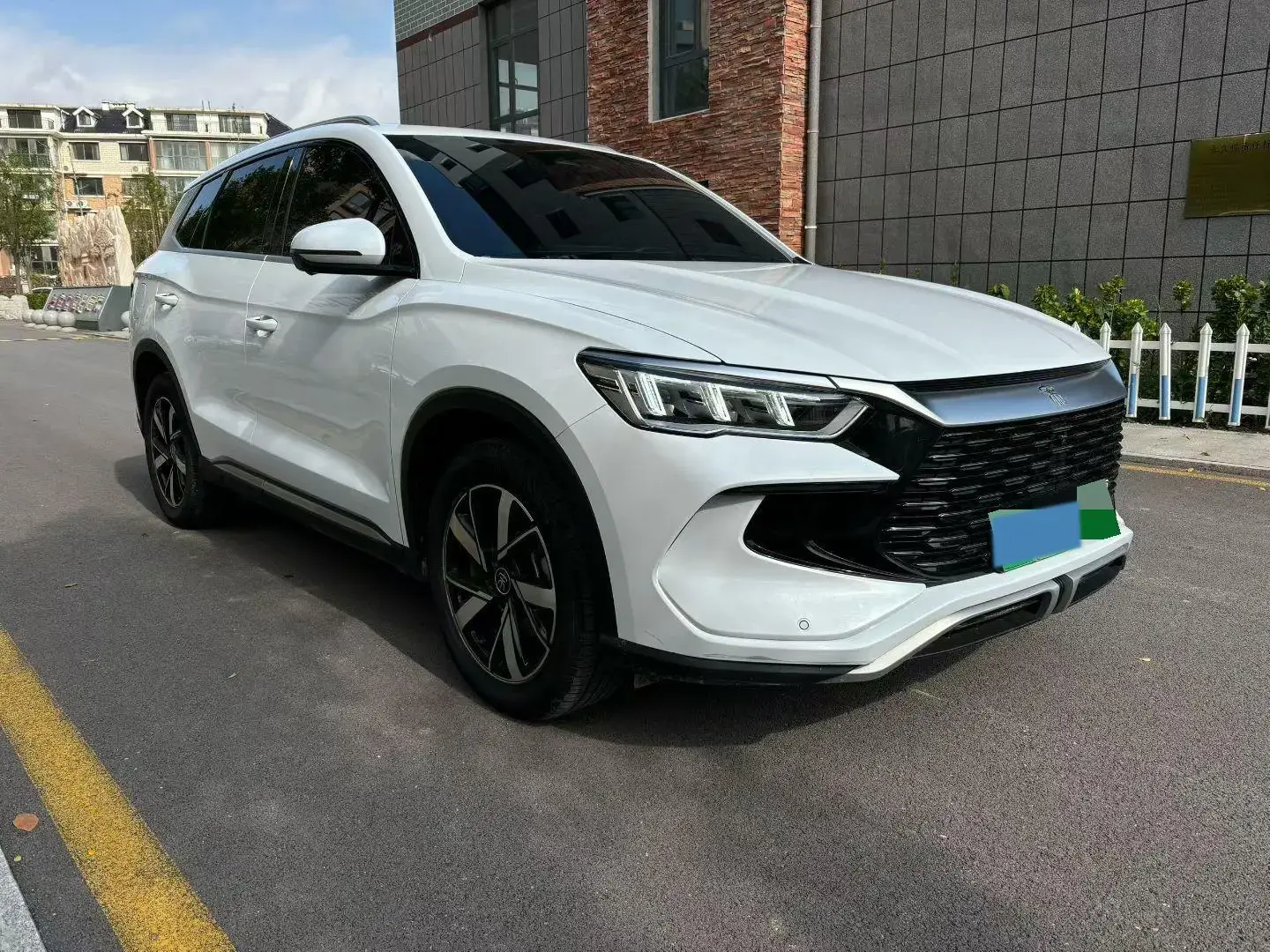 2023 BYD SONG thumbnail 3