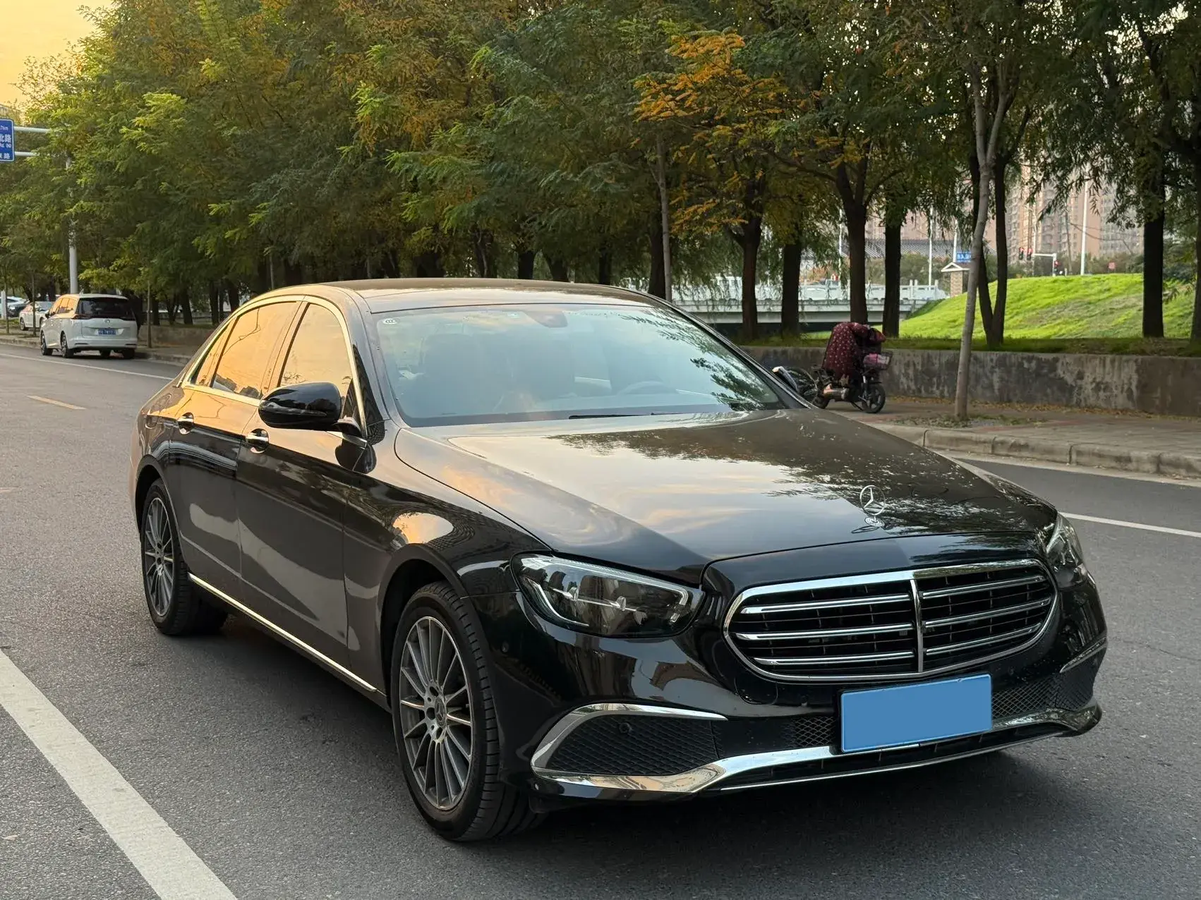 2021 MERCEDES-BENZ E thumbnail 3