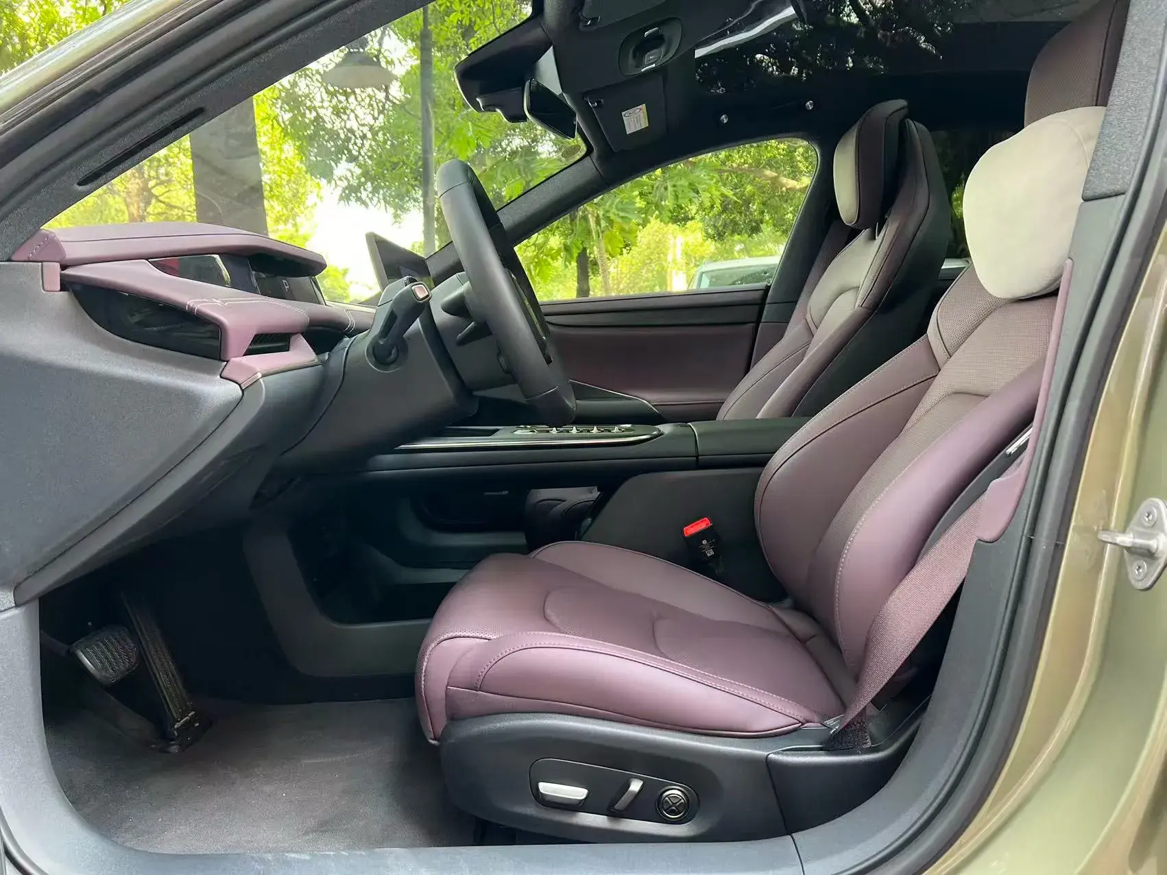 2024 MI SU7 thumbnail 4