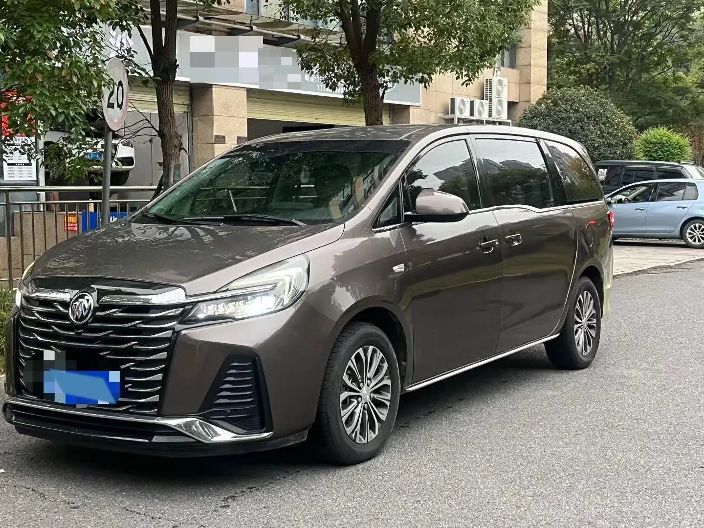 2023 BUICK GL8 view 1