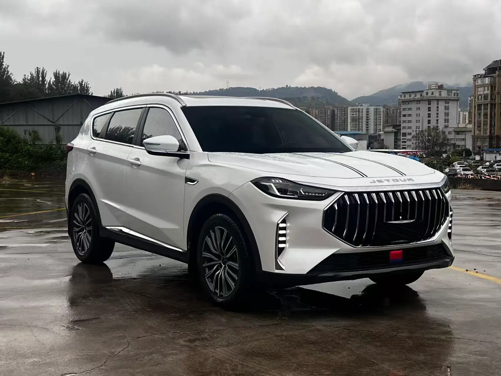 2023 JETOUR X70 thumbnail 2