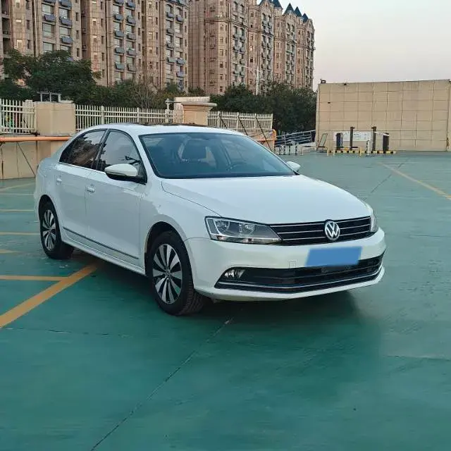 2017 VOLKSWAGEN SAGITAR thumbnail 3