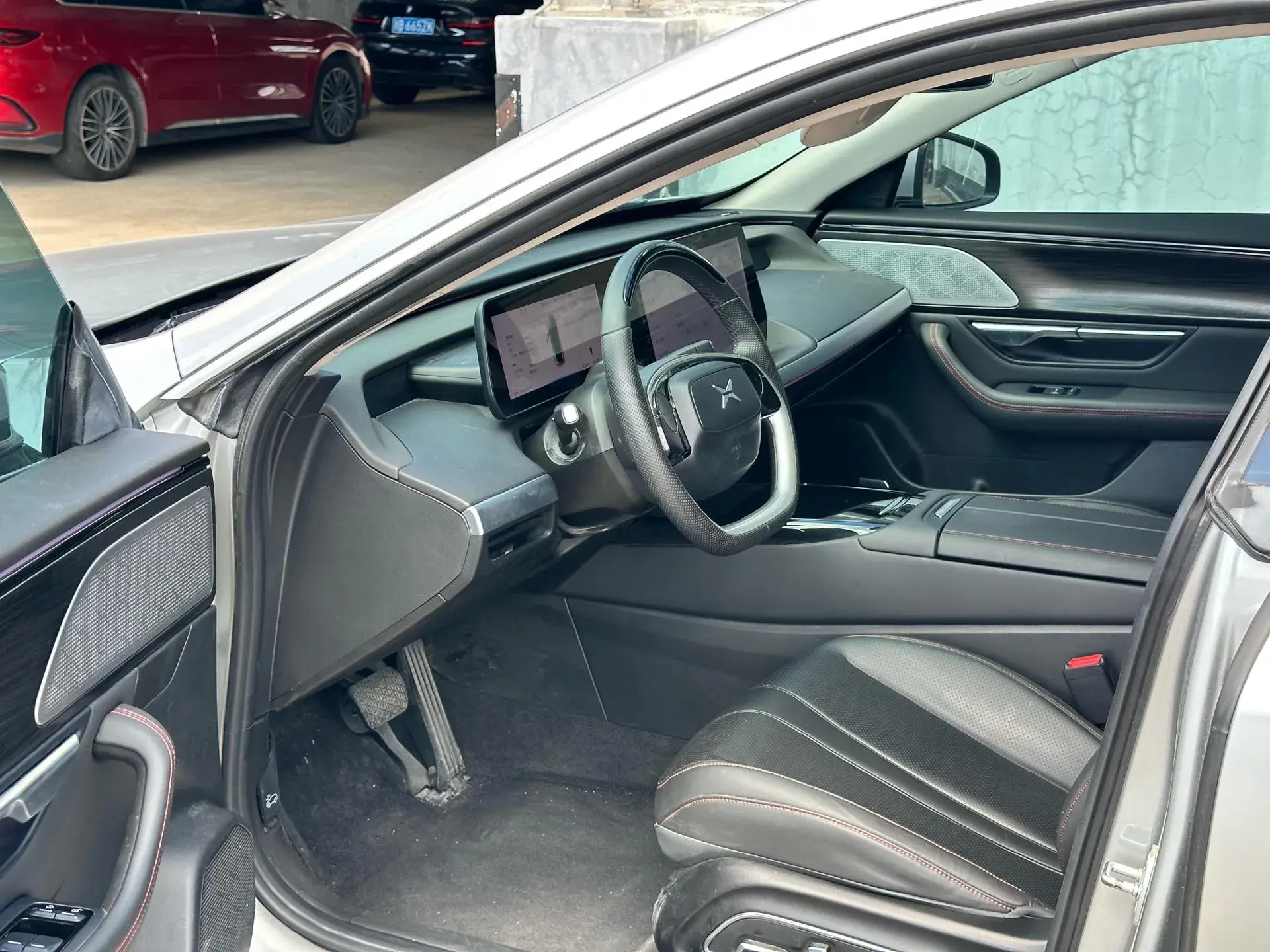 2022 XPENG P7 thumbnail 3