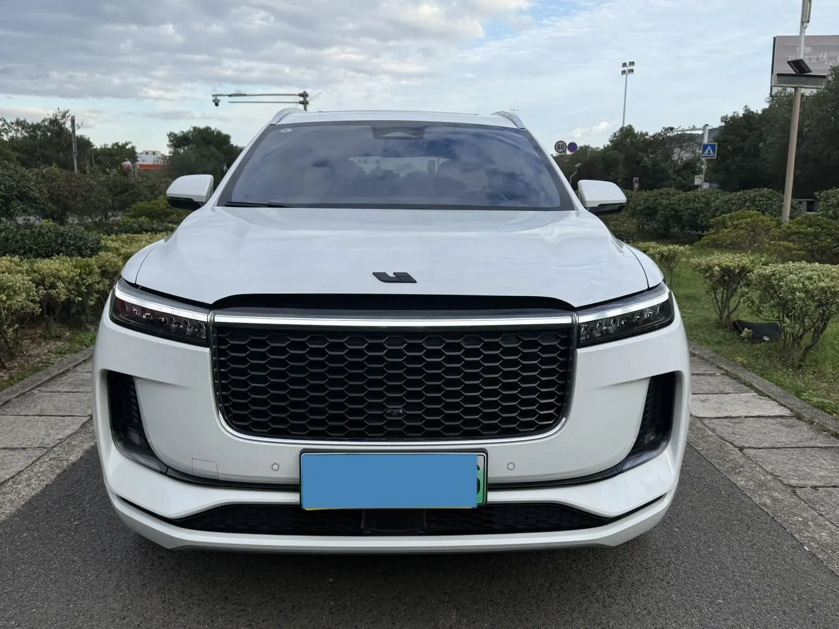 2021 LI ONE thumbnail 2