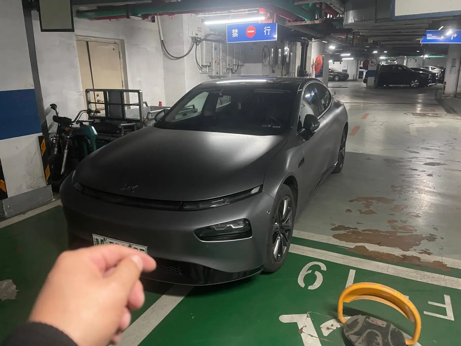 2020 XPENG P7 view 1