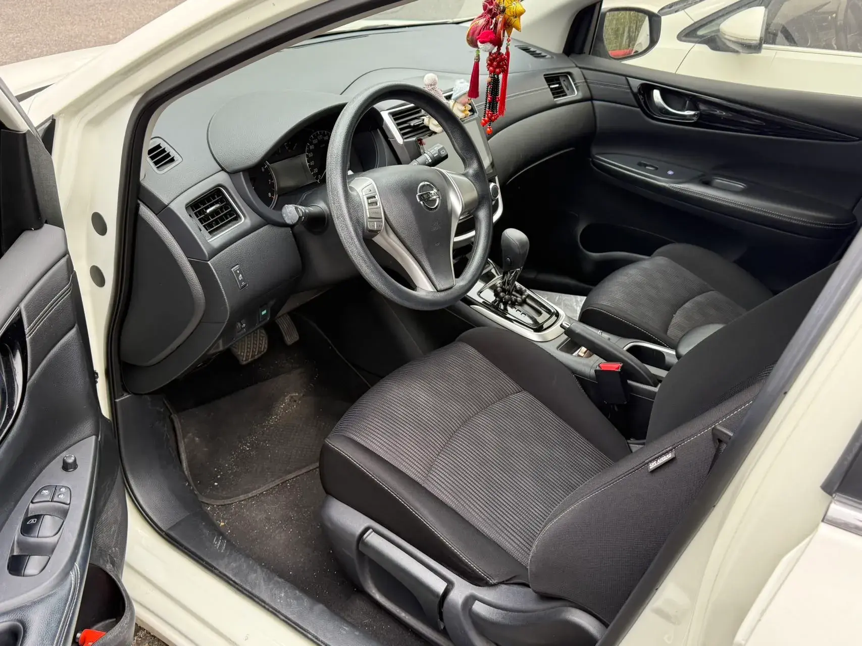 2020 NISSAN TIIDA thumbnail 2