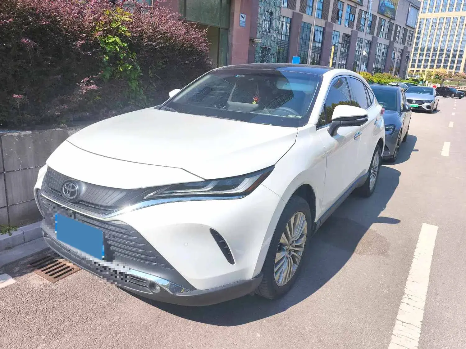 2022 TOYOTA HARRIER view 1