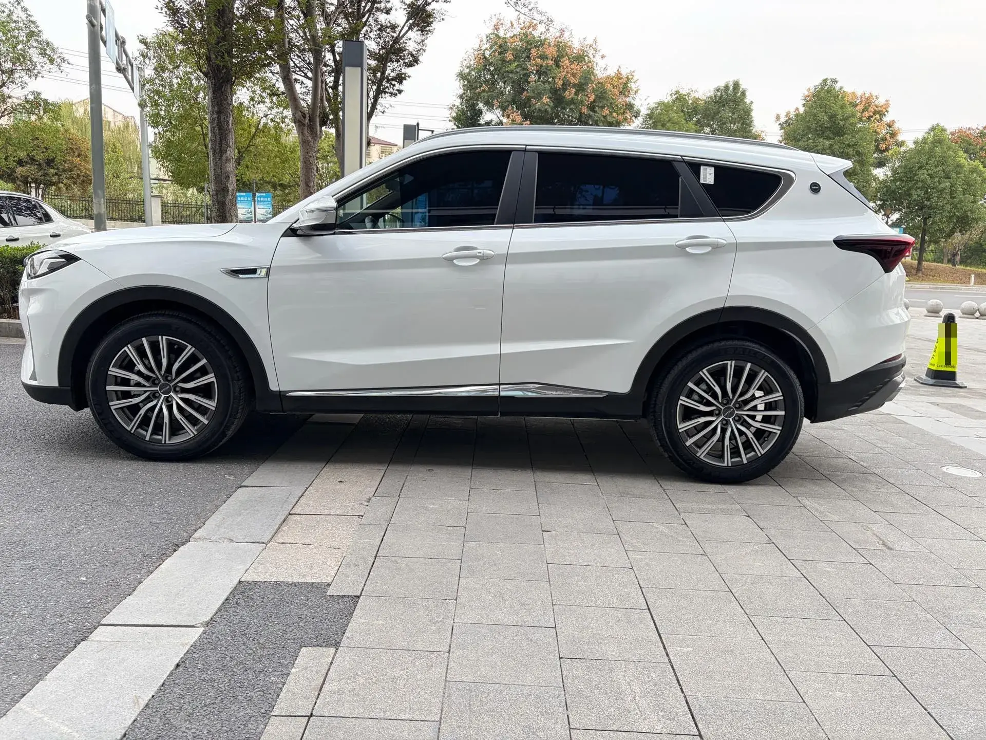 2023 JETOUR X70 thumbnail 4