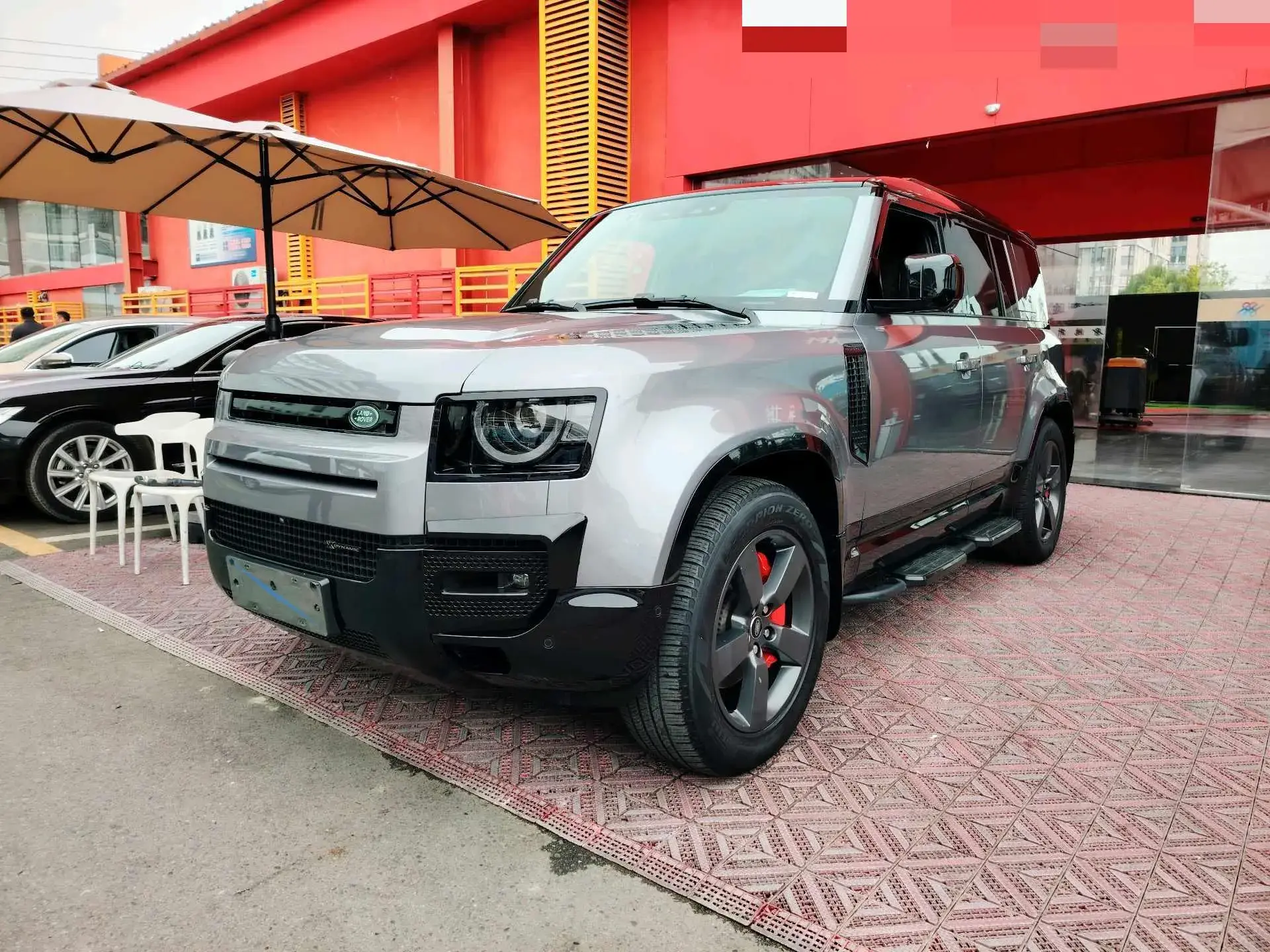 2023 LAND ROVER view 1