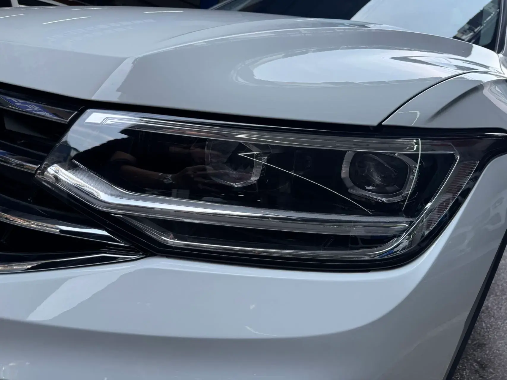 2024 VOLKSWAGEN TIGUAN thumbnail 4