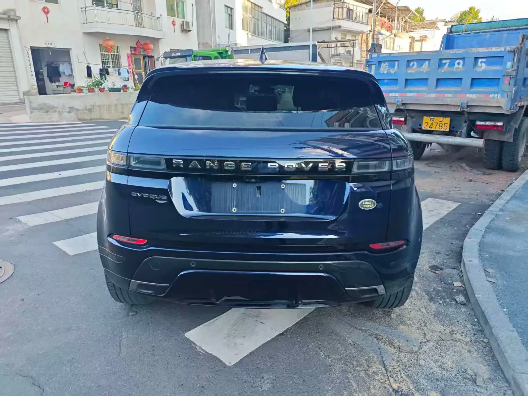 2021 LAND ROVER thumbnail 4