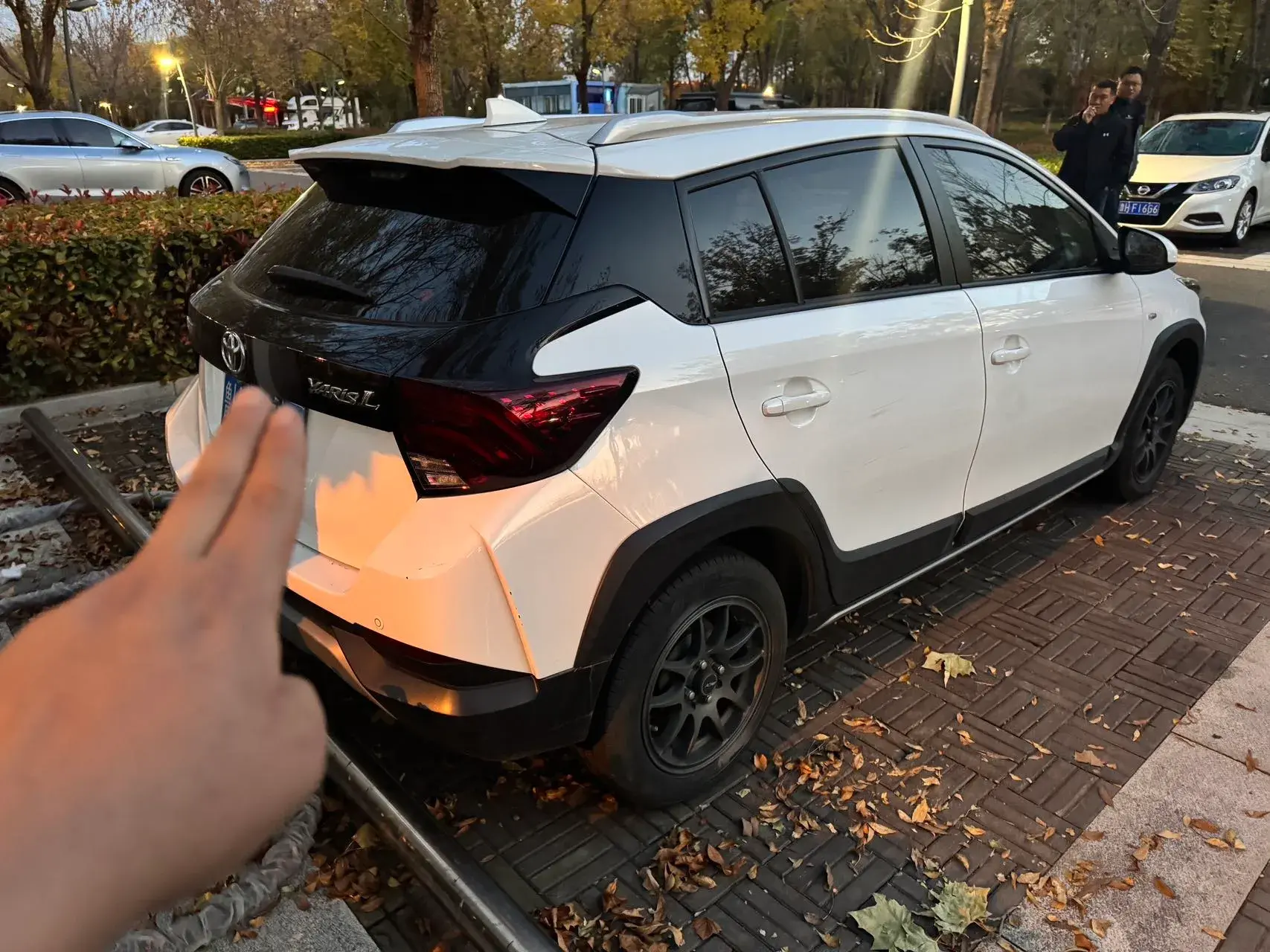2021 TOYOTA YARIS thumbnail 2