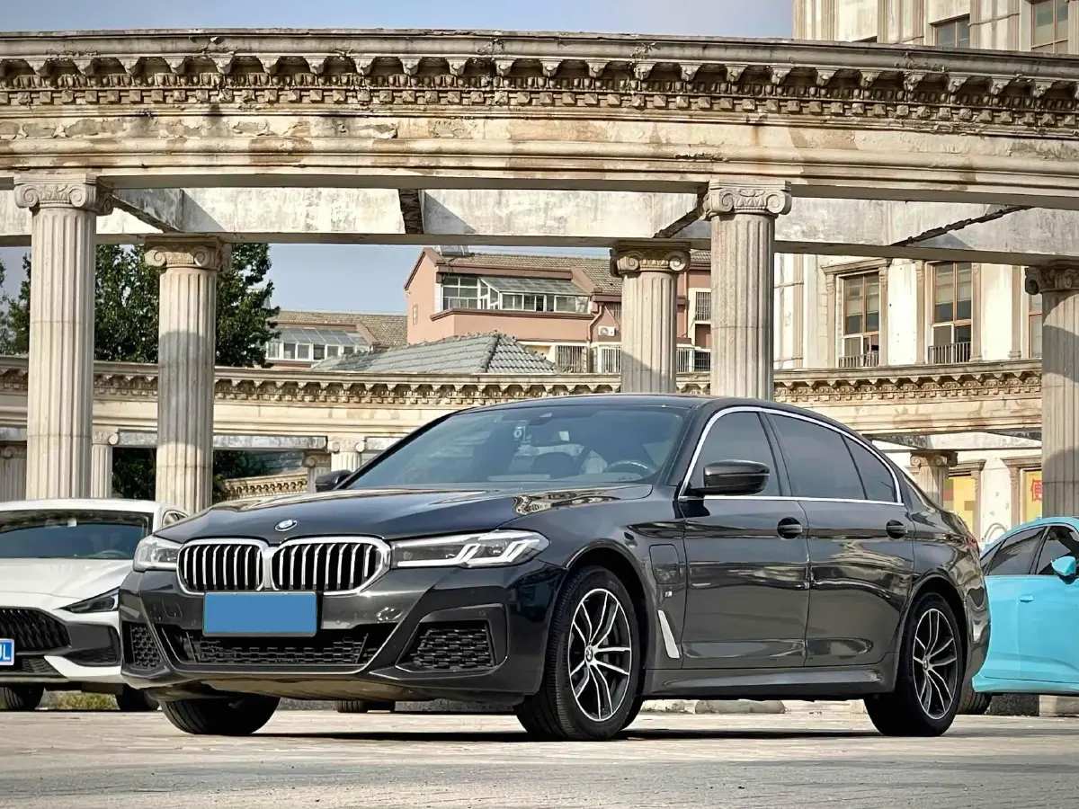 2021 BMW 5 Series 2.0T 184HP L4 8AT PHEV 17.7KWH
