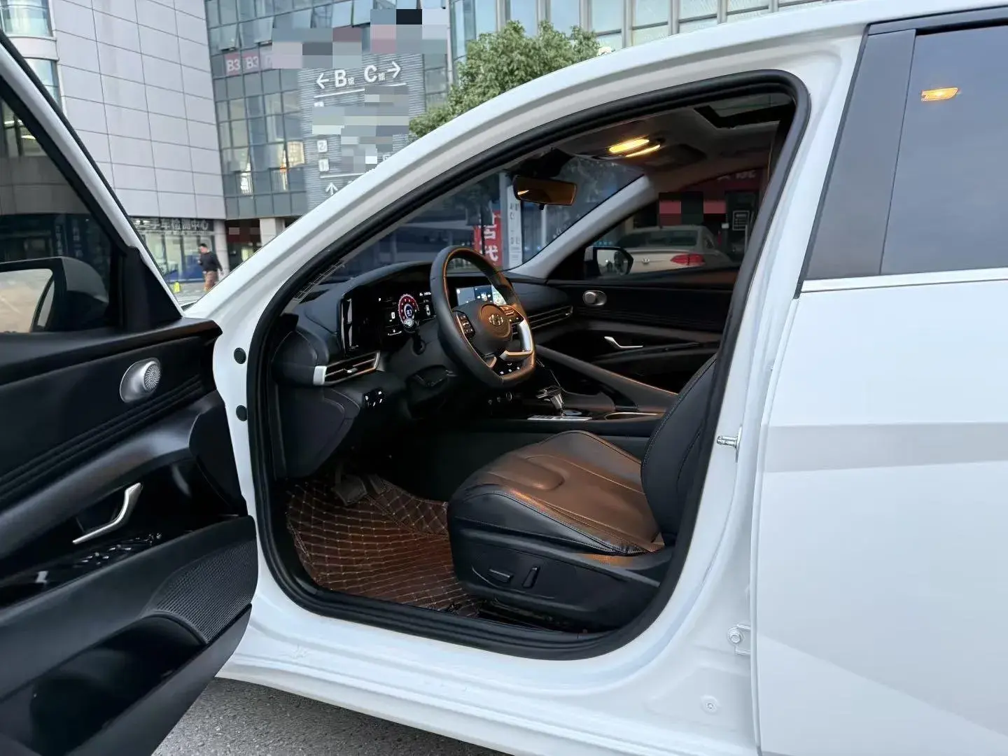 2023 HYUNDAI ELANTRA thumbnail 4