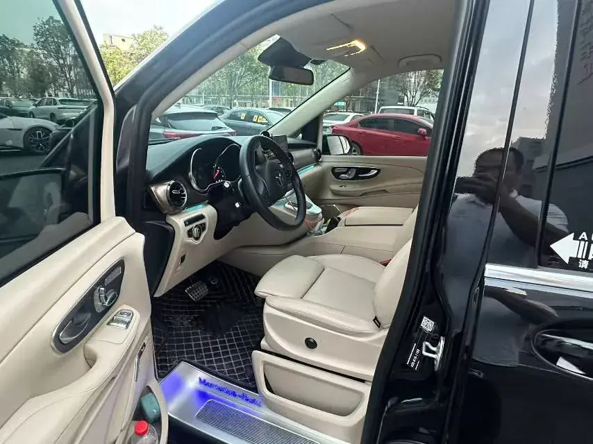 2022 MERCEDES-BENZ V thumbnail 2