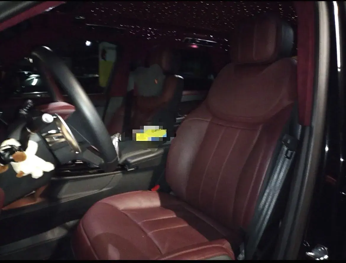 2023 LAND ROVER thumbnail 4