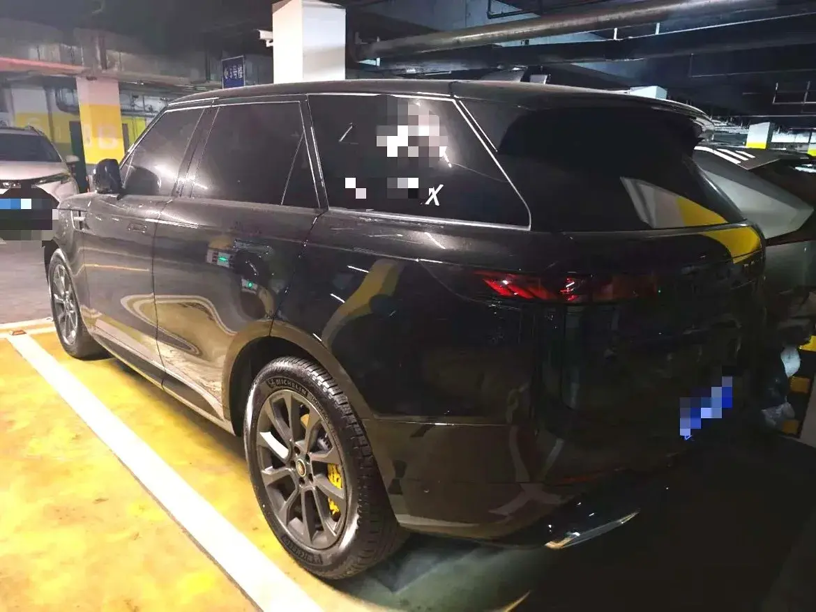 2023 LAND ROVER thumbnail 3