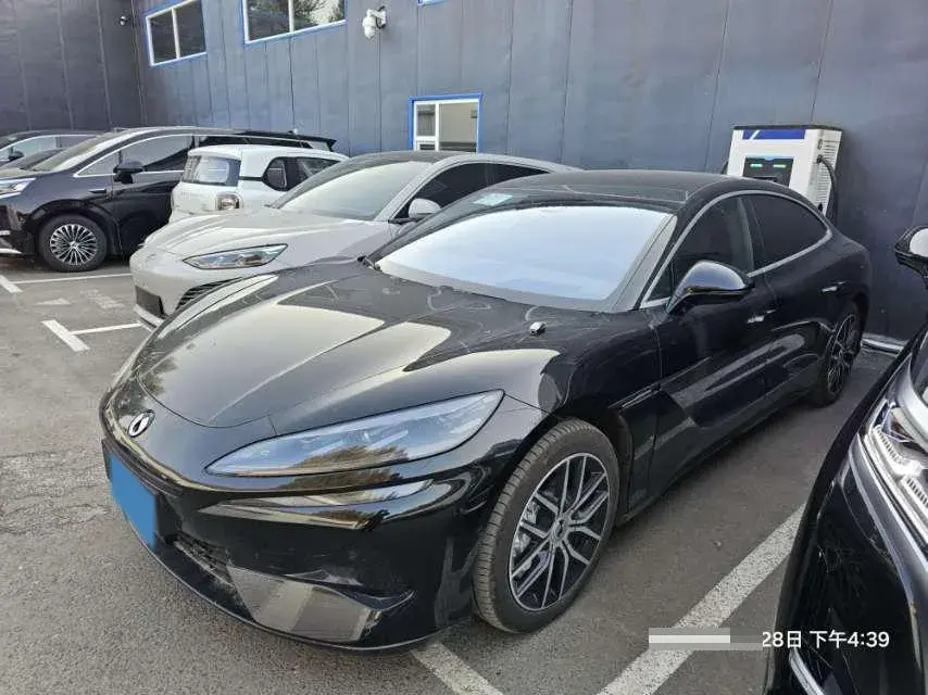 2024 Denza DenzaZ9 2.0T 207HP L4 E-CVT PHEV 38.5KWH