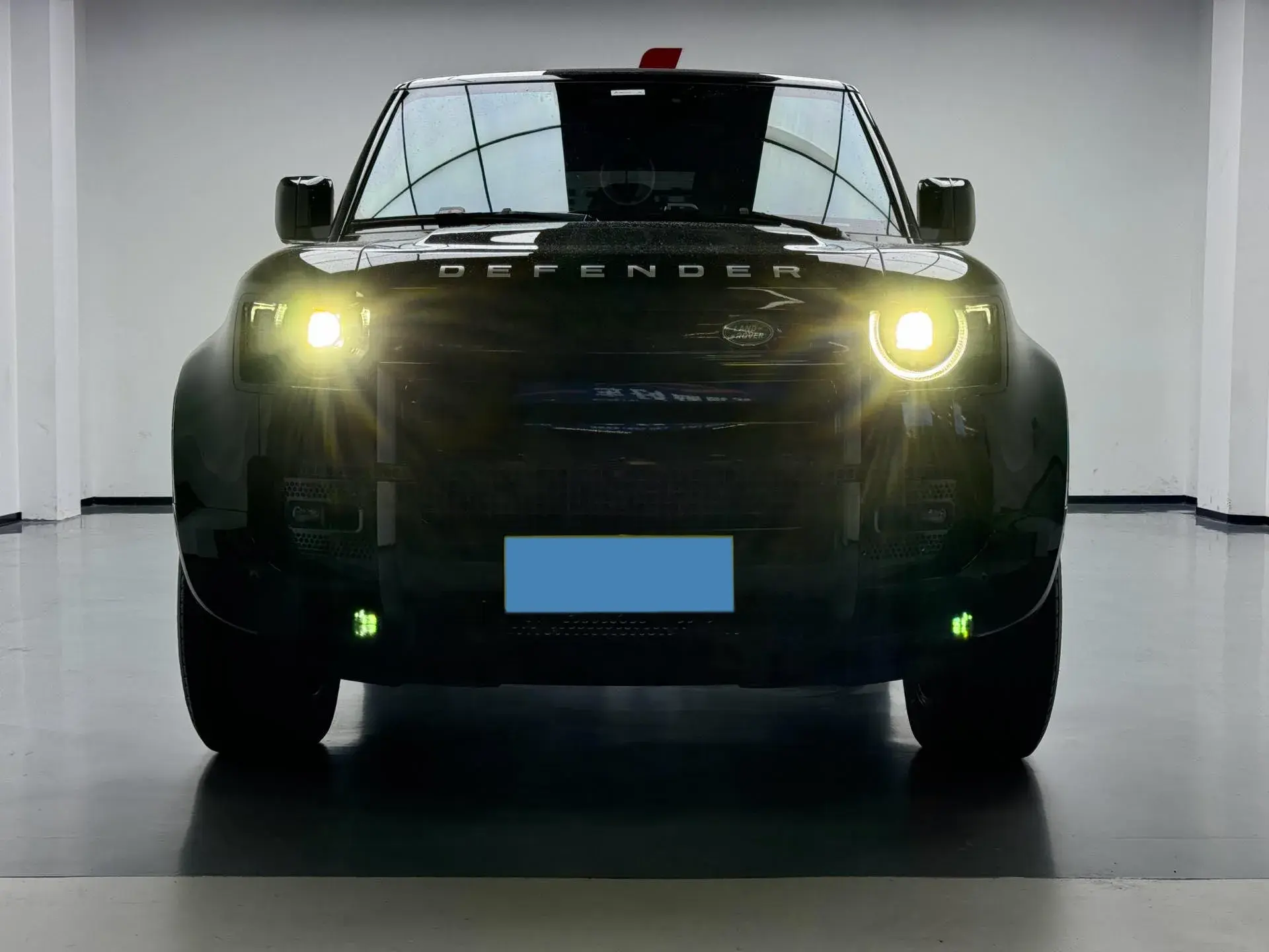 2023 LAND ROVER thumbnail 2