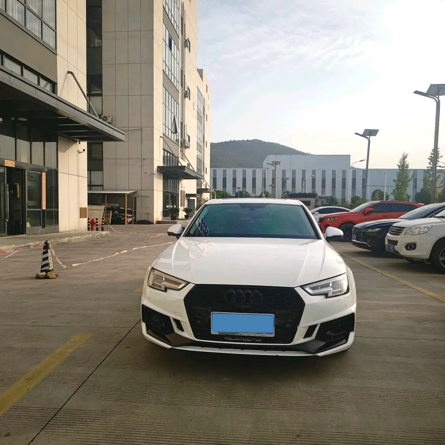 2019 AUDI A4L thumbnail 2