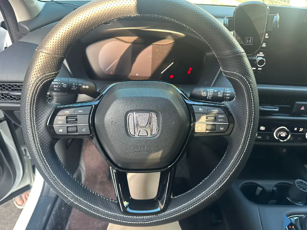 2023 Honda ZR-V 1.5T 182HP L4 CVT,autocango,china used car exporter,china ev exporter,chinese used car exporter,chinese used ev exporter