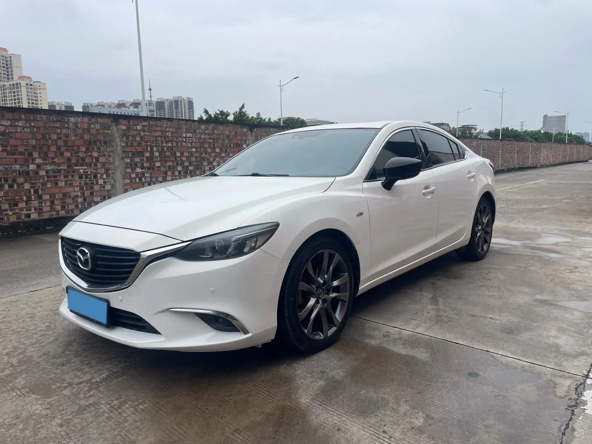 2017 MAZDA ATENZA view 1