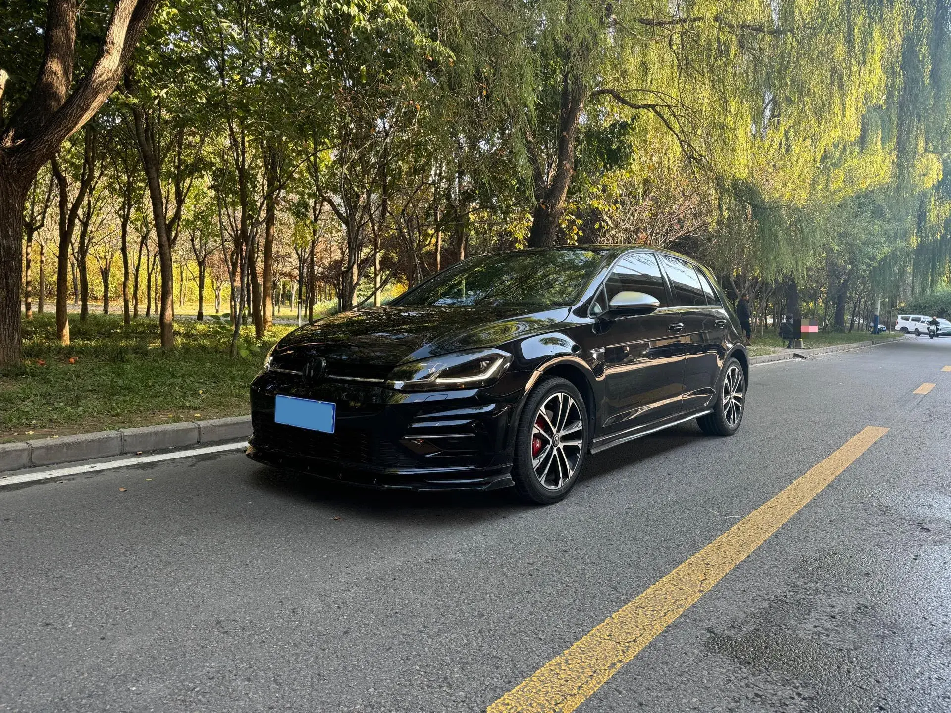 2020 VOLKSWAGEN GOLF view 1