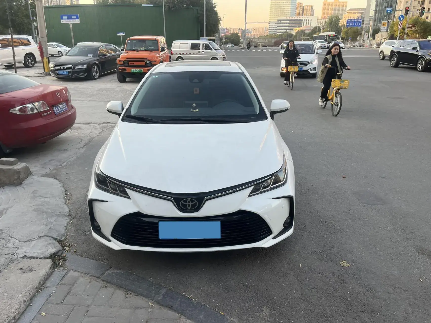 2021 TOYOTA COROLLA thumbnail 3