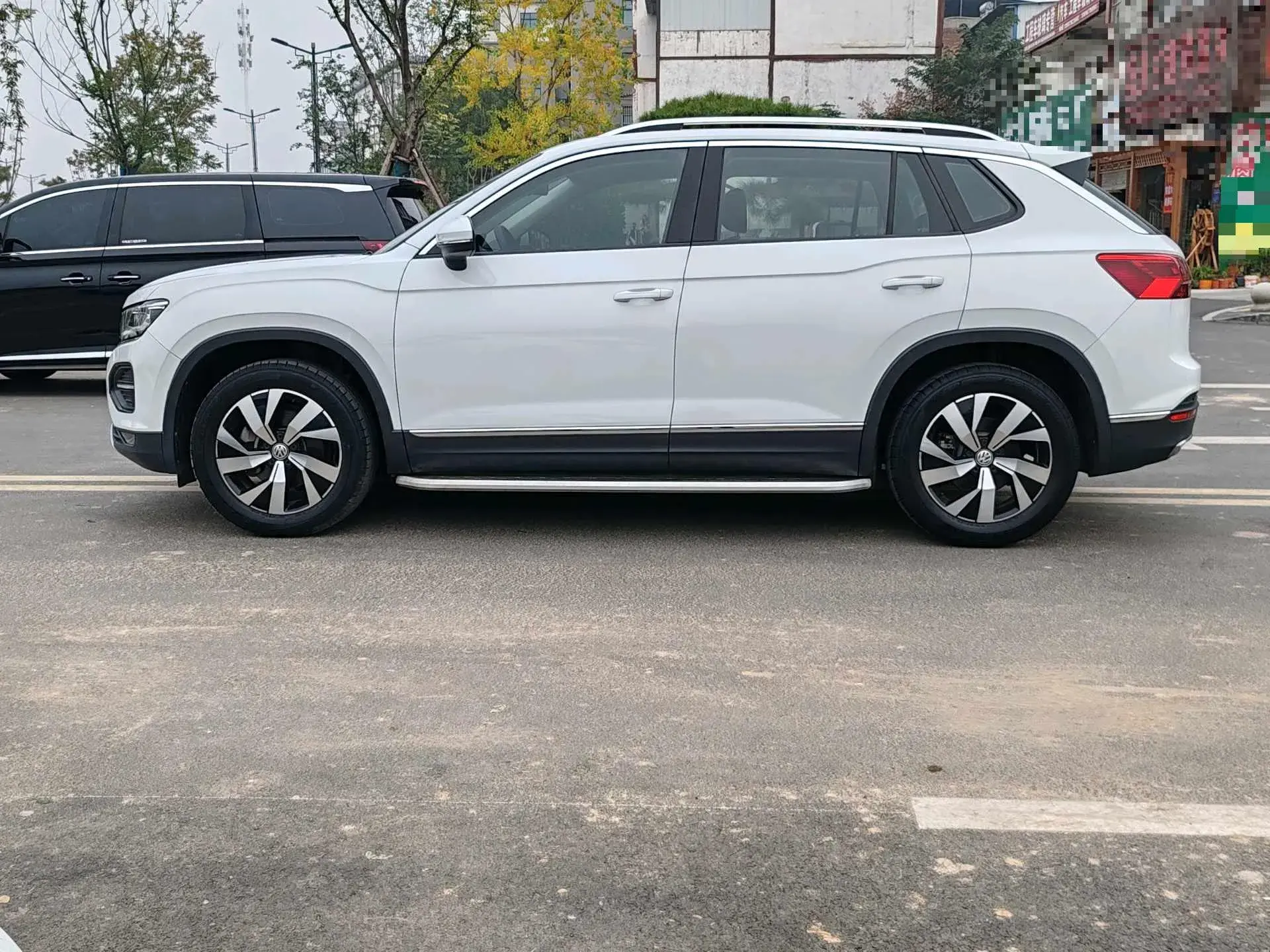 2019 VOLKSWAGEN TAYRON thumbnail 4