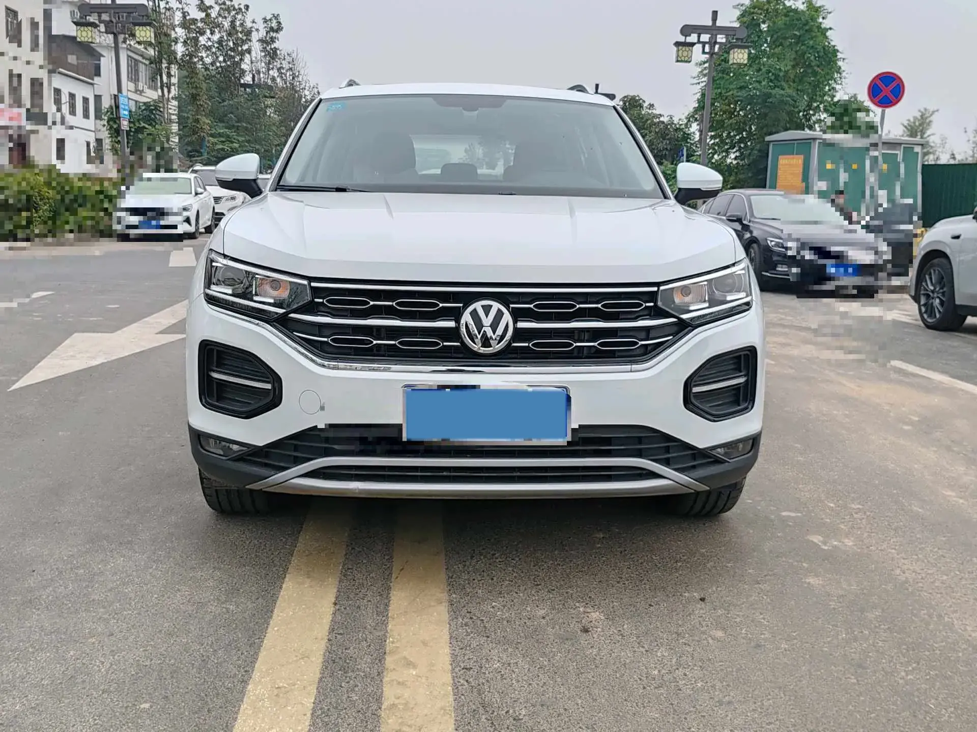 2019 VOLKSWAGEN TAYRON thumbnail 3