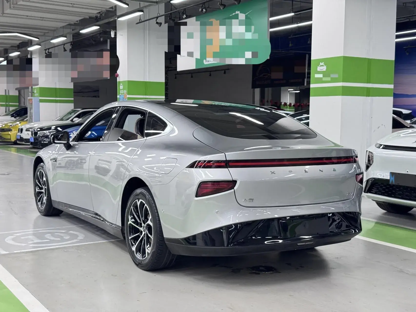 2020 XPENG P7 thumbnail 3