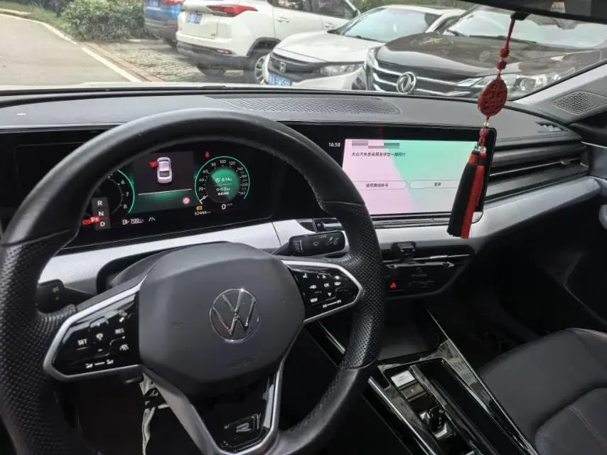 2023 VOLKSWAGEN LAMANDO thumbnail 3