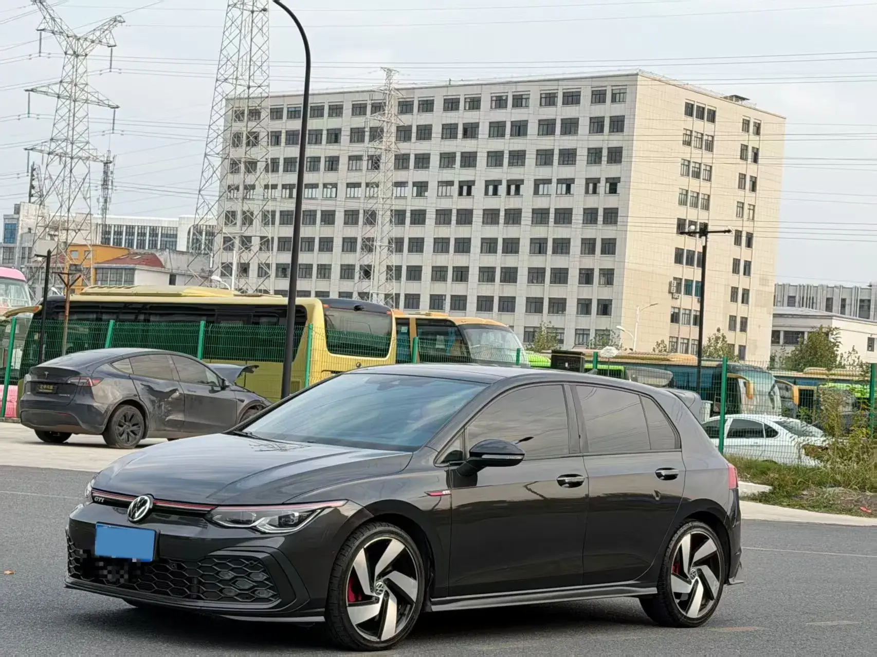 2021 VOLKSWAGEN GOLFGTI view 1