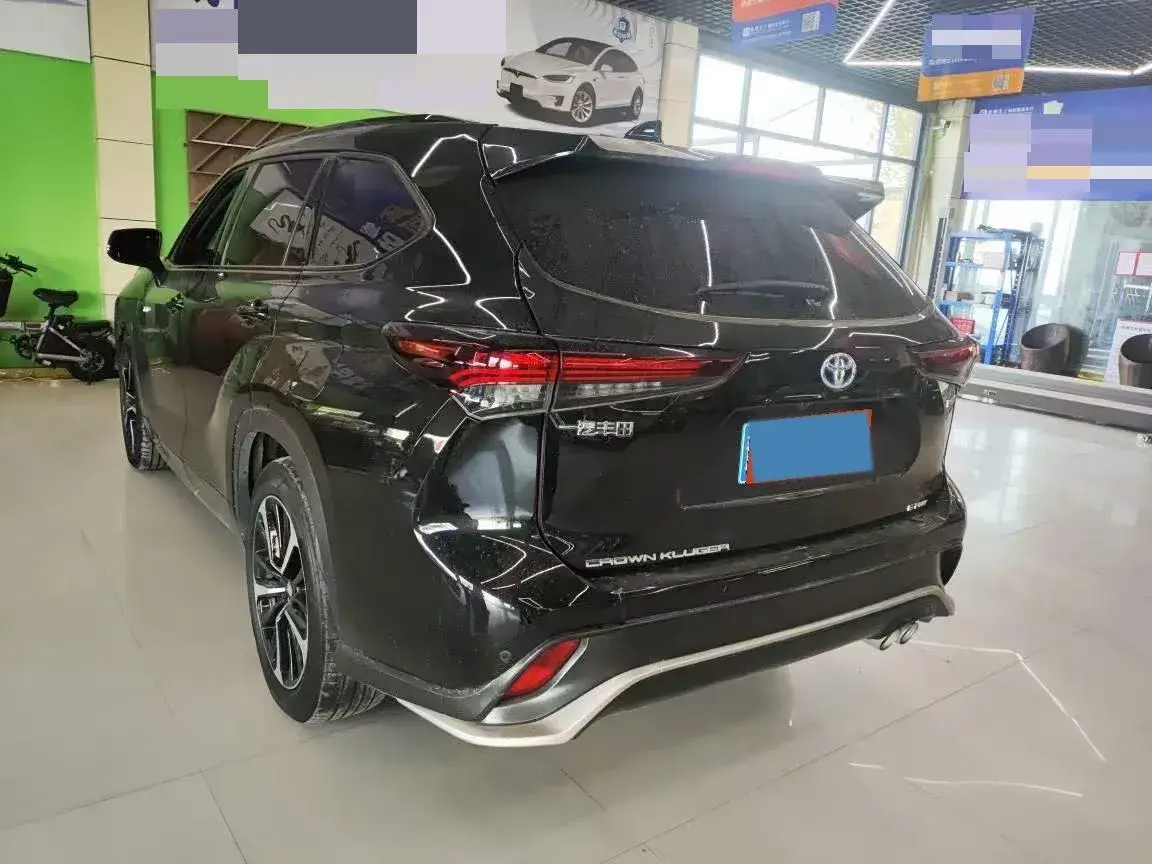 2023 TOYOTA CROWN thumbnail 4