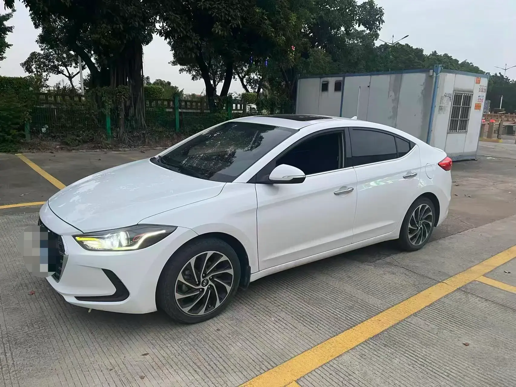 2020 HYUNDAI ELANTRA view 1