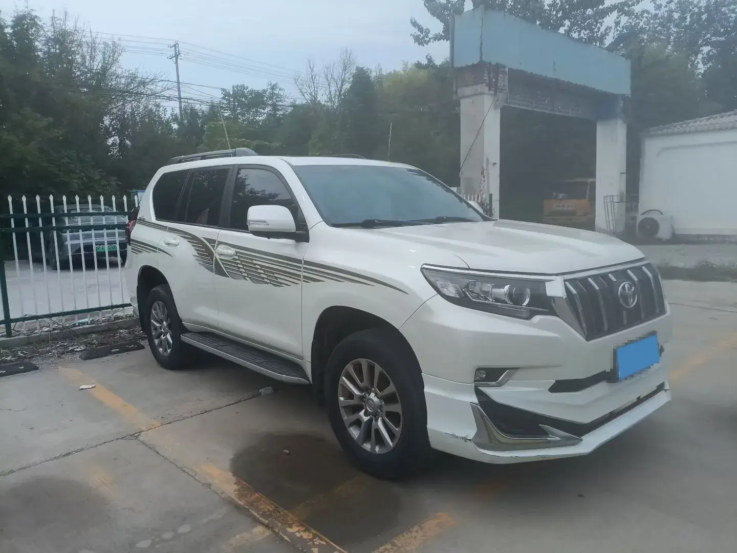 2018 TOYOTA LAND thumbnail 2