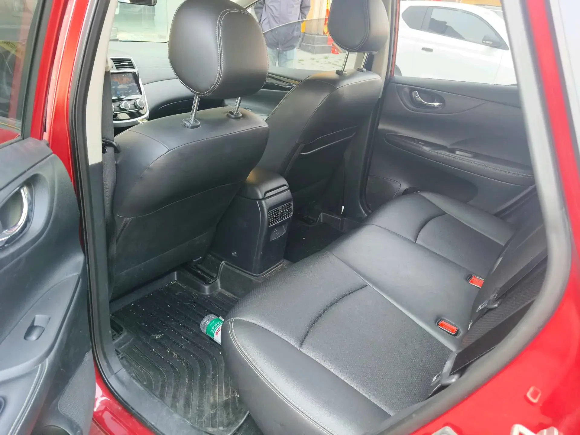 2020 NISSAN TIIDA thumbnail 3