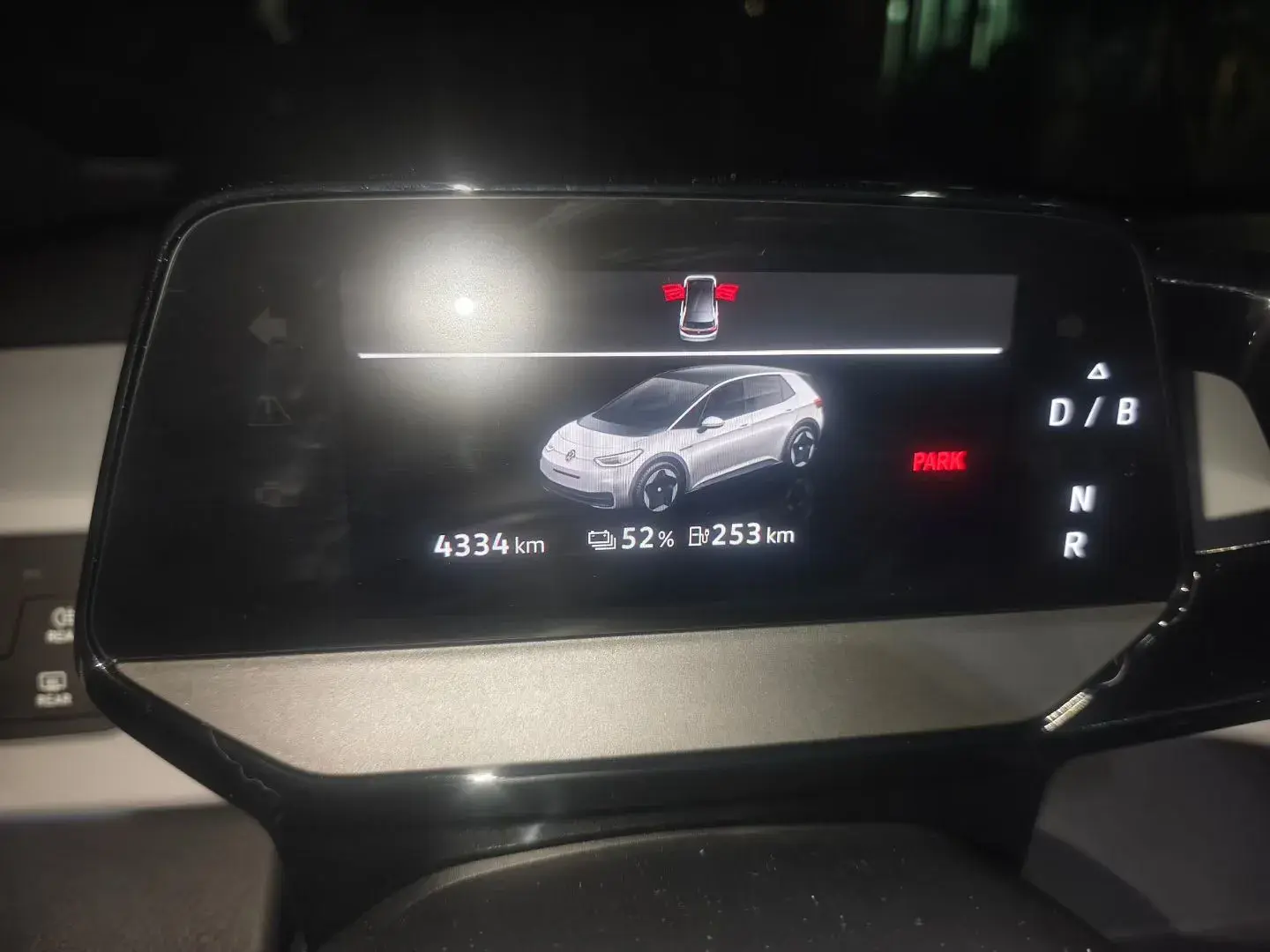 2023 VOLKSWAGEN ID.3 thumbnail 4