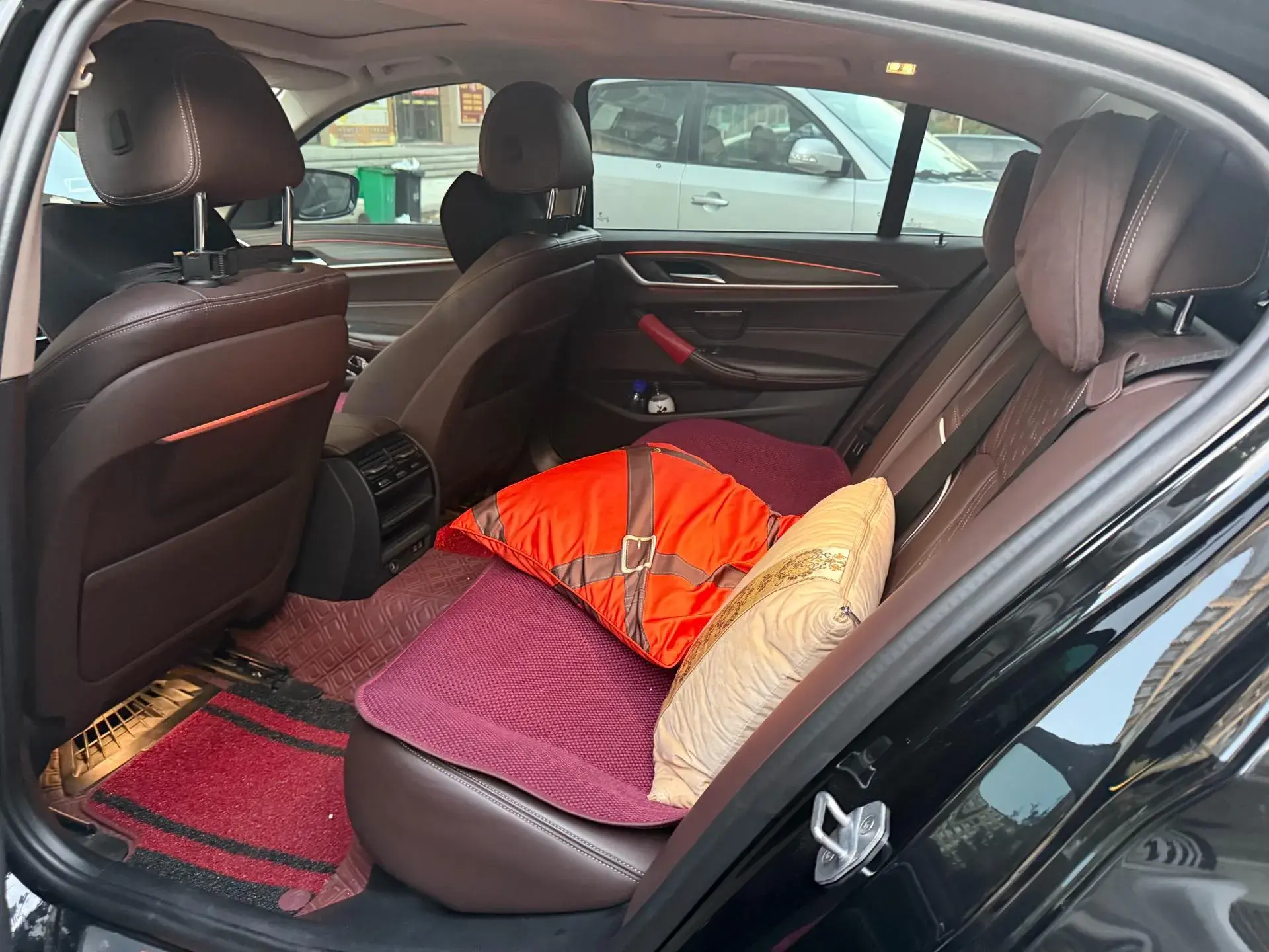 2020 BMW 5 thumbnail 4