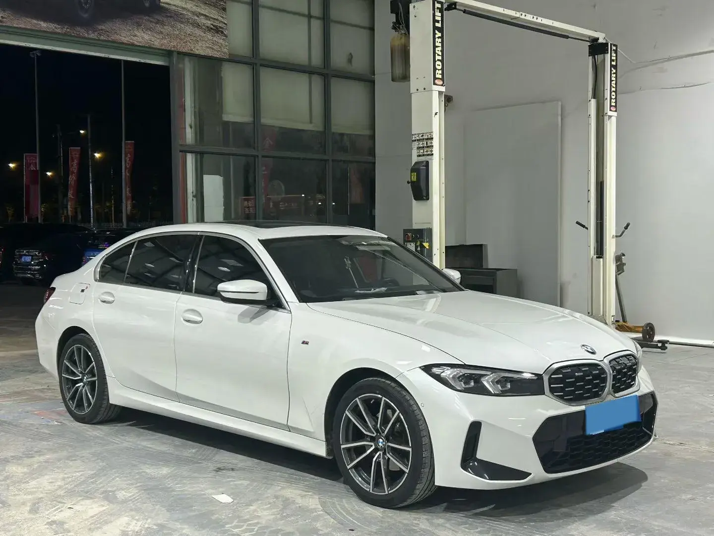 2023 BMW 3 thumbnail 3