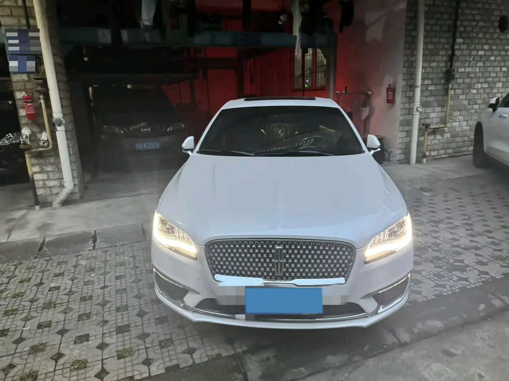 2019 LINCOLN MKZ thumbnail 2