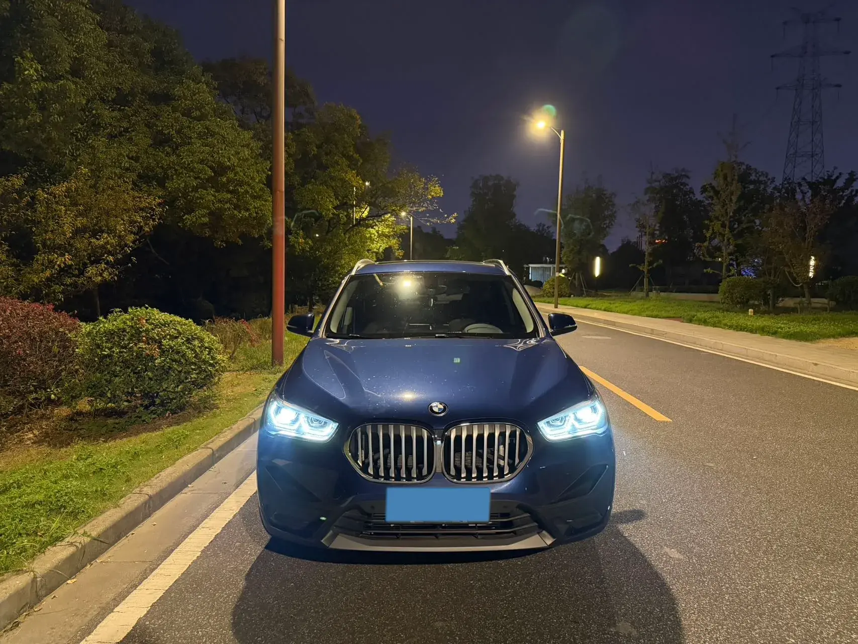 2022 BMW X1 thumbnail 2