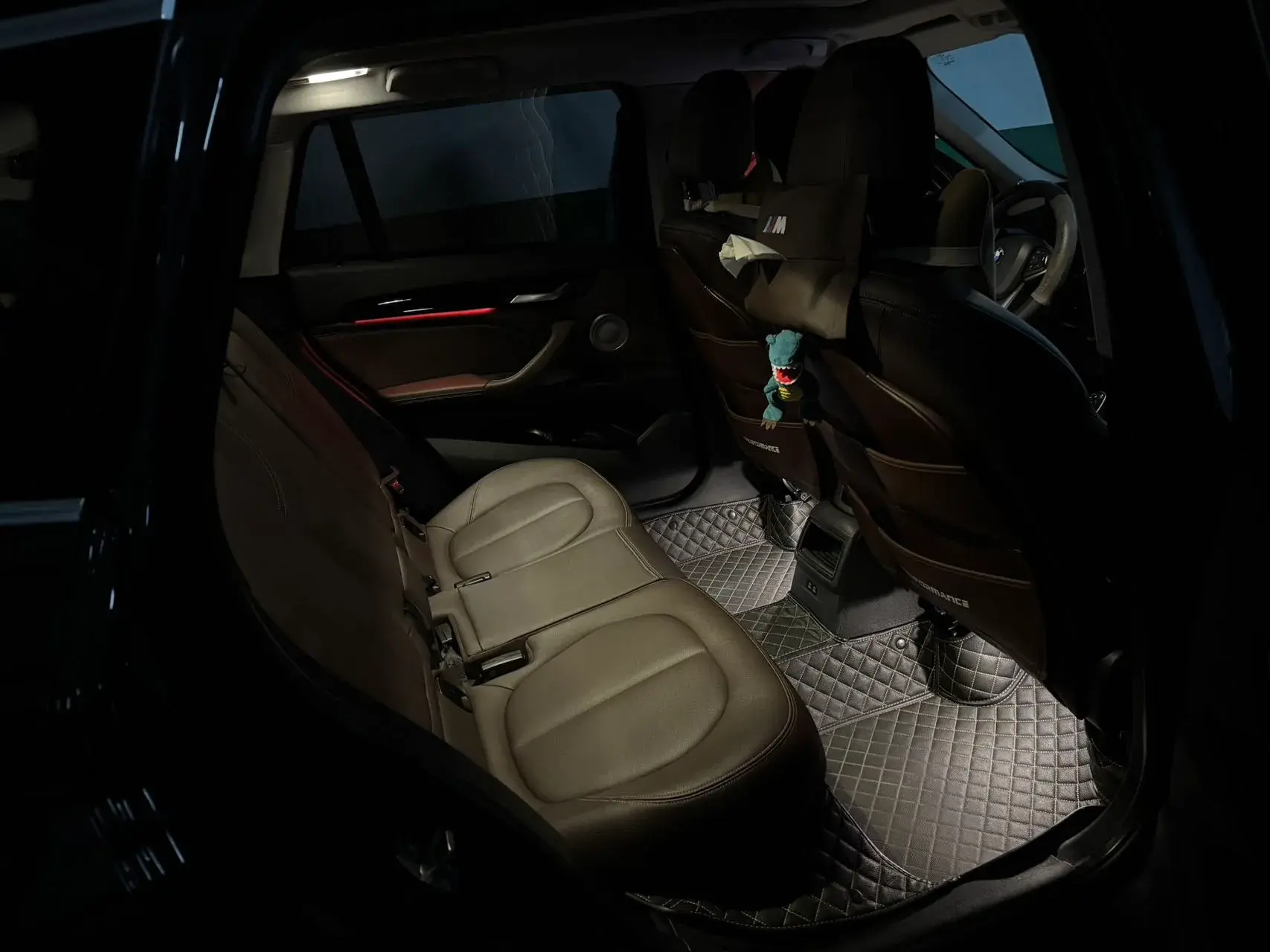 2022 BMW X1 thumbnail 4