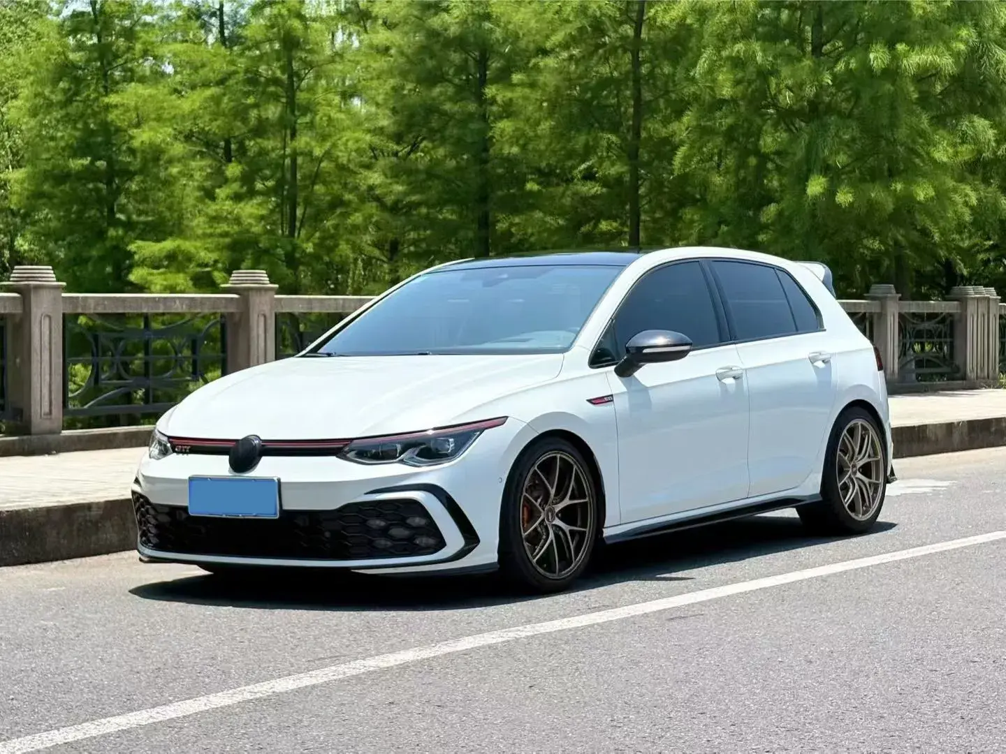 2021 VOLKSWAGEN GOLFGTI view 1