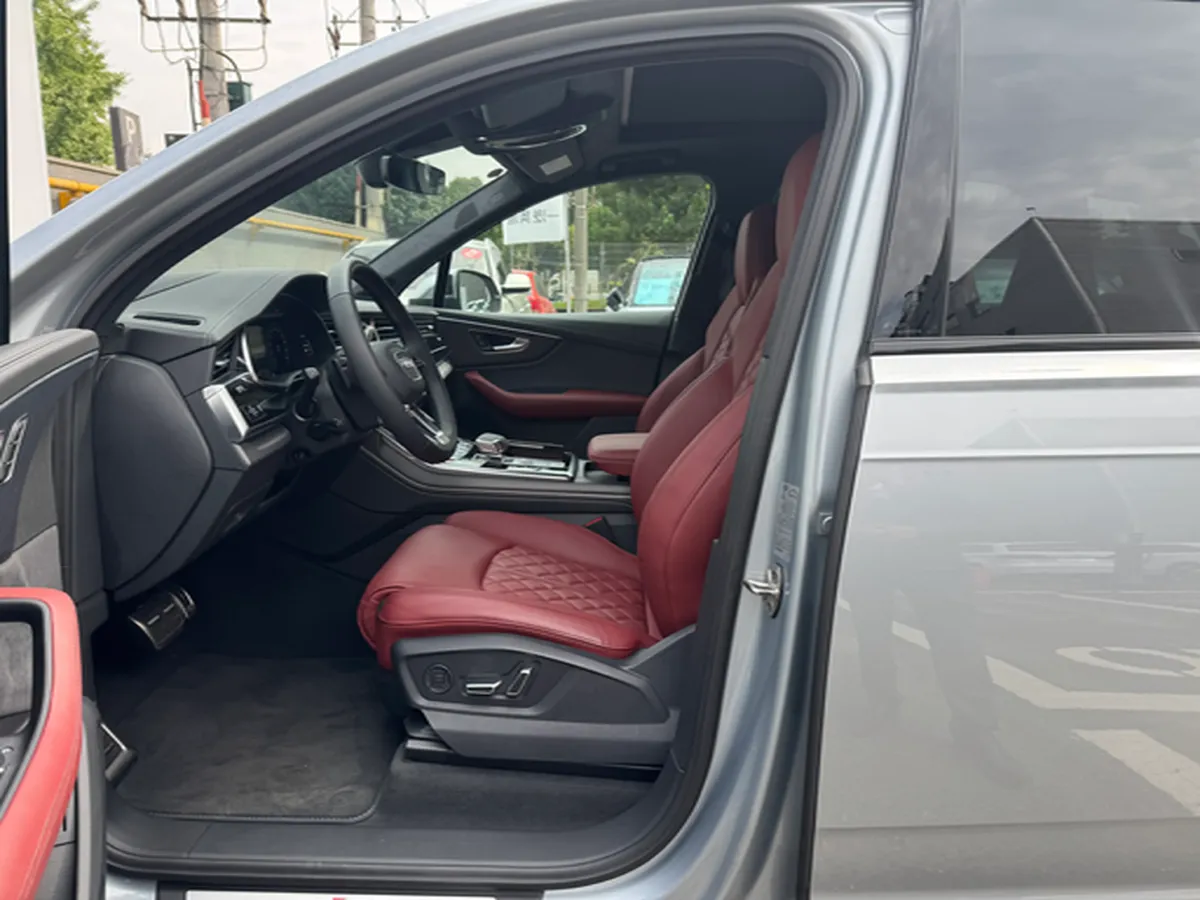 2024 Audi SQ7 4.0T 507HP V8 8AT,autocango,china used car exporter,china ev exporter,chinese used car exporter,chinese used ev exporter